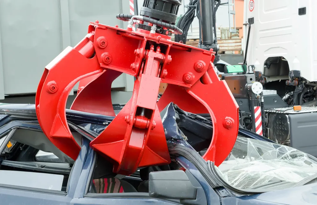 Welded hydraulic claw attachment used in heavy machinery for fabrication services